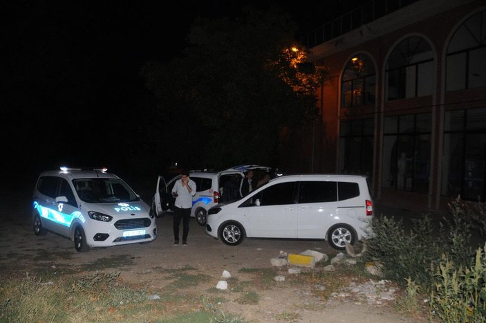 Edirne'de emniyetin sosyal tesisleri girişinde şüpheli çanta alarmı: 2 gözaltı -9