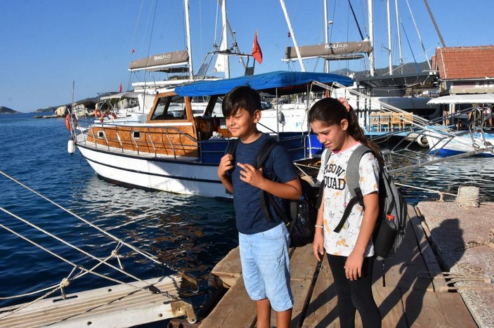 3 öğrenci, okul için her gün 20 mil deniz, 6 kilometre kara yolculuğu yapıyor -4