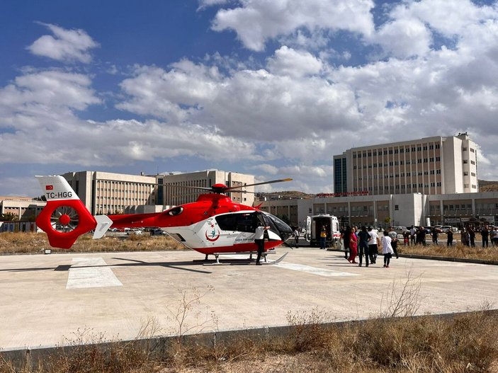 5,5 aylık ve 750 gram doğan bebeğe ambulans helikopterle sevk -5