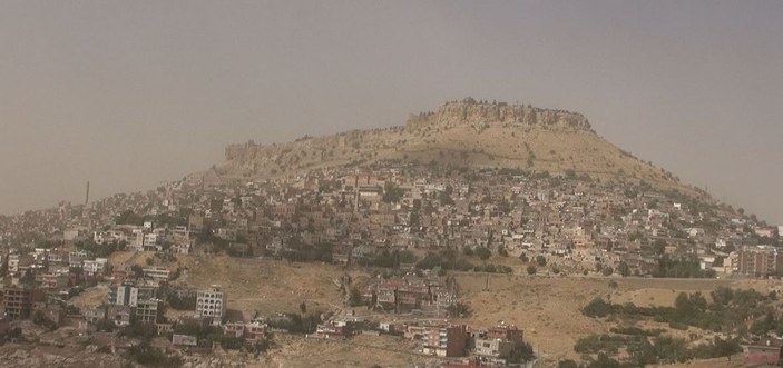 Diyarbakır ve Mardin’de toz taşınımı etkili oldu -1