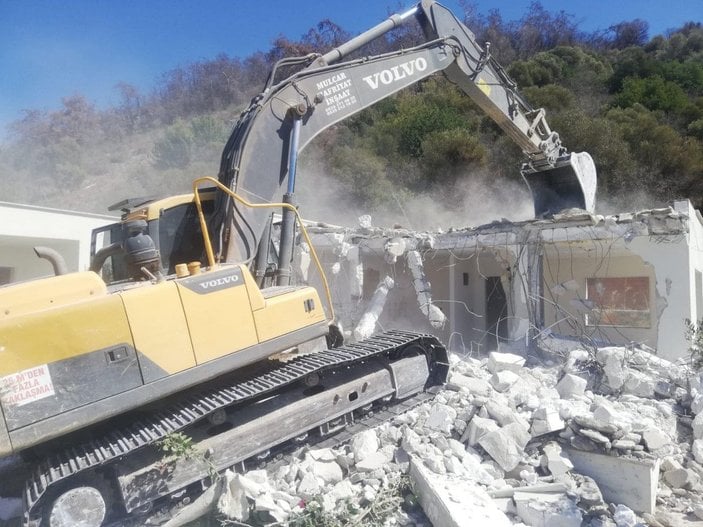 Milas'ın turistik mahallelerinde kaçak yapılar yıkılıyor -4