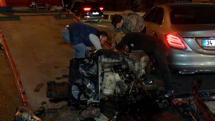 Şişli'de D-100 Karayolu'nda makas attığı iddia edilen otomobil kaza yaptı: 2 yaralı -3