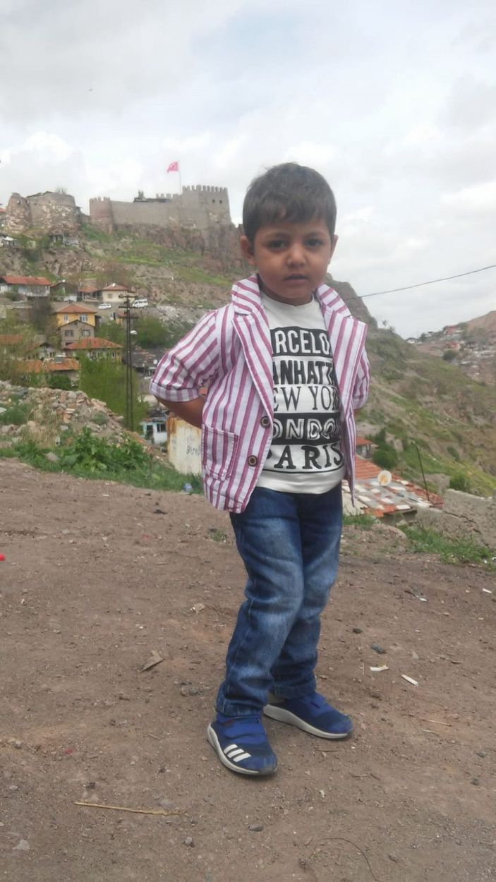 3 yaşındaki oğlunu döverek öldürmekten yargılanan baba, iddiaları reddetti -1