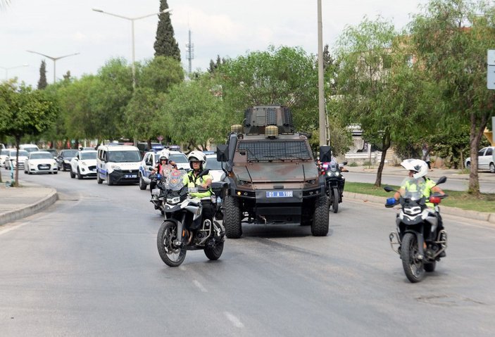 Şehit polisin oğlu sünnet törenine babasının adını verildiği zırhlı araçla geldi -5