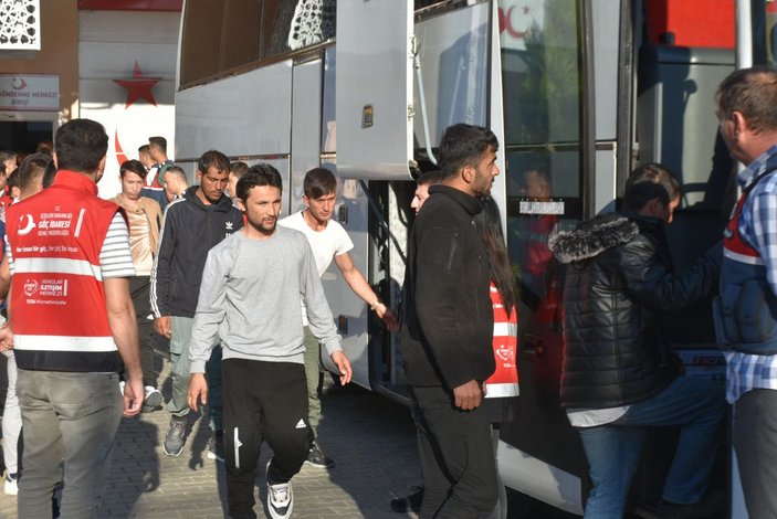 Edirne'de, yılbaşından bu yana 3 bin 500 kaçak göçmen sınır dışı edildi -3
