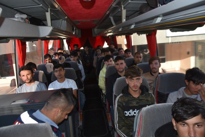 Edirne'de, yılbaşından bu yana 3 bin 500 kaçak göçmen sınır dışı edildi -6