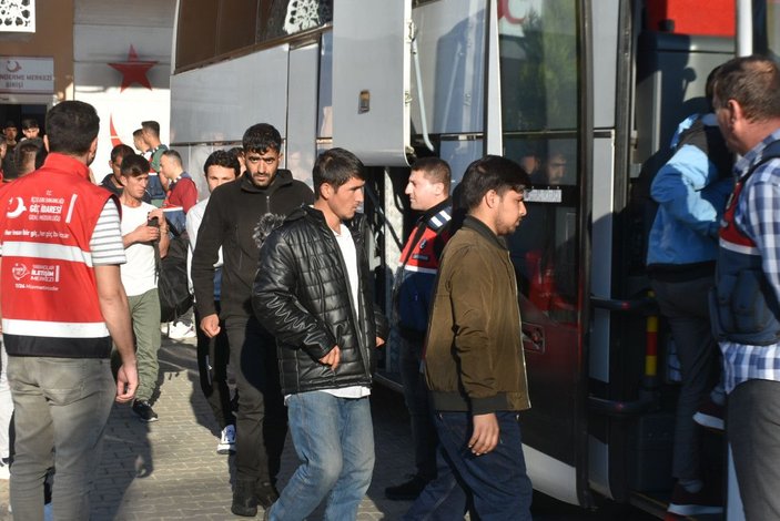 Edirne'de, yılbaşından bu yana 3 bin 500 kaçak göçmen sınır dışı edildi -2