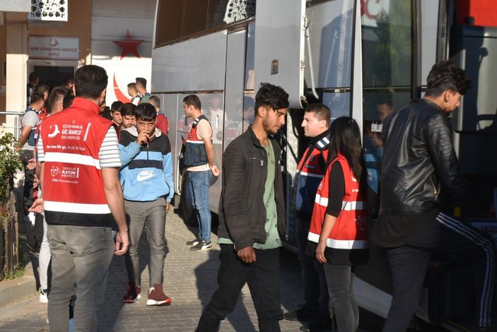 Edirne'de, yılbaşından bu yana 3 bin 500 kaçak göçmen sınır dışı edildi -1