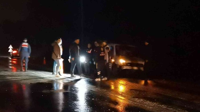 Kontolden çıkan araç yamaca çarpıp 40 metre sürüklendi: 1 ölü -1