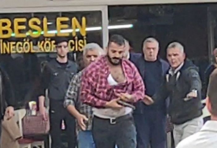 Bursa'da silahlı kavga anı kamerada; 1 yaralı -7