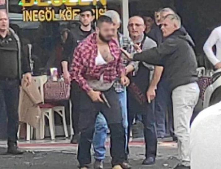 Bursa'da silahlı kavga anı kamerada; 1 yaralı -10