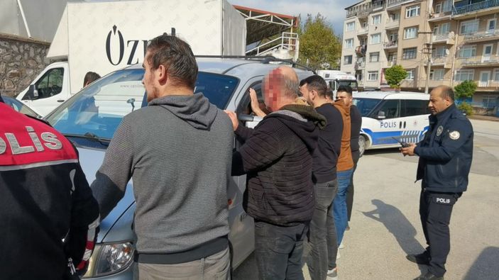 Bursa'da silahlı kavga anı kamerada; 1 yaralı -8