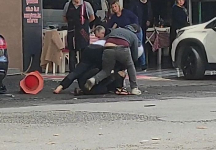 Bursa'da silahlı kavga anı kamerada; 1 yaralı -6