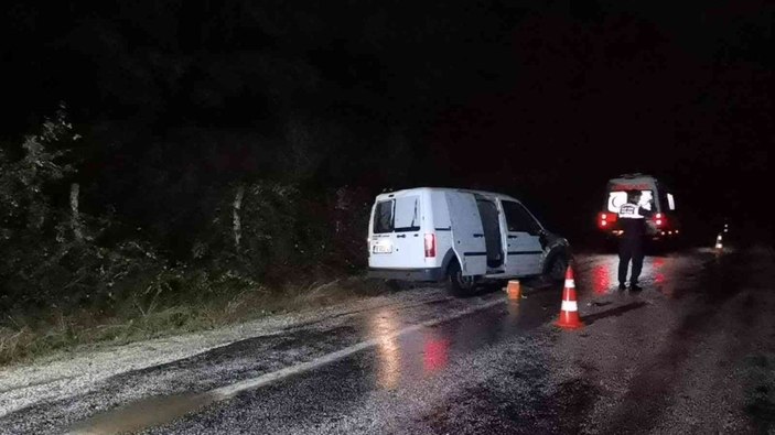 Kontolden çıkan araç yamaca çarpıp 40 metre sürüklendi: 1 ölü -7
