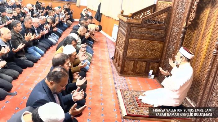Erbaş, Fransa’da sabah namazında gençlerle buluştu -2