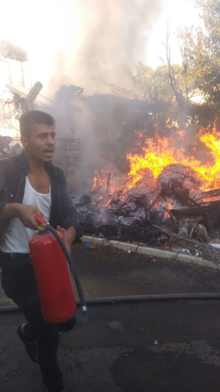 d Serik’te tek katlı ev yangında küle döndü -4