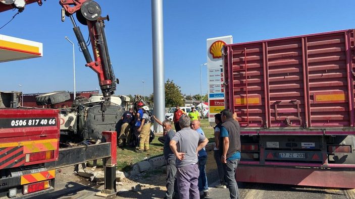 TIR ile çarpışan kepçenin operatörü öldü, kaza anı kamerada -7