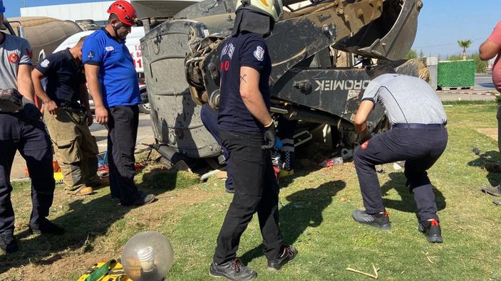 TIR ile çarpışan kepçenin operatörü öldü, kaza anı kamerada -4