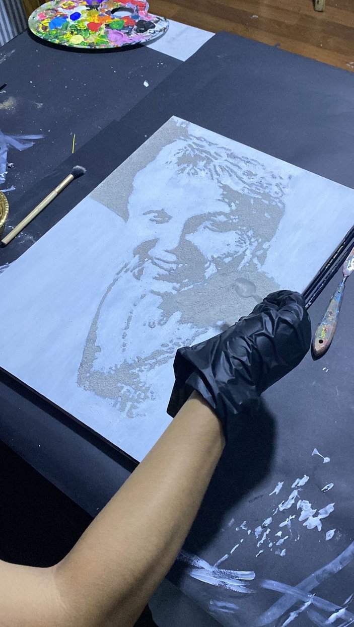 Macaristan'da cesedi yakıldı, Yalova'da küllerinden portresi yapıldı -1