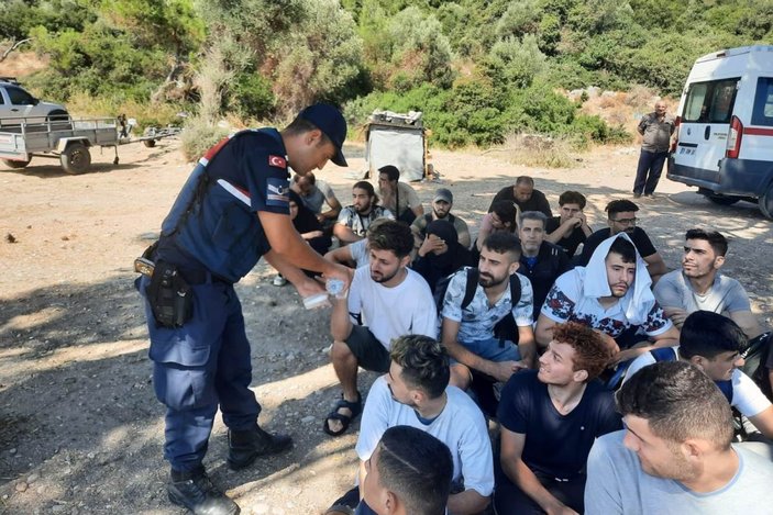 İzmir’de 475 düzensiz göçmen yakalandı -1