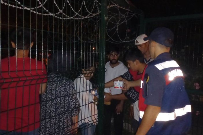 İzmir’de 475 düzensiz göçmen yakalandı -2