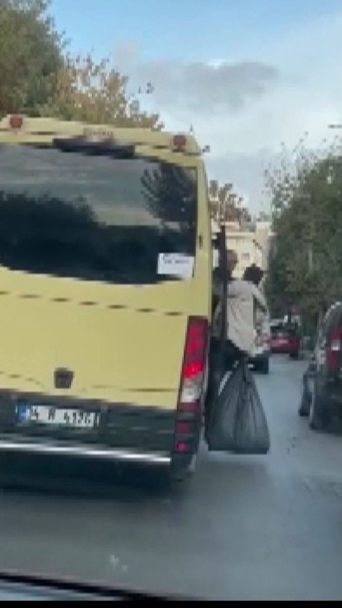 Güngören'de minibüs kapısından sarkarak yolculuk  -3