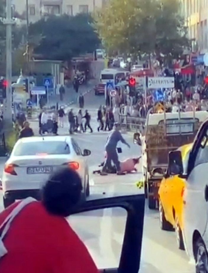 Kadınların sokak ortasındaki kavgası kamerada -5