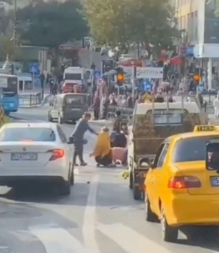 d Kadınların sokak ortasındaki kavgası kamerada -9