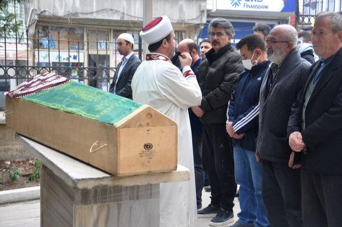 Sevgilisinin öldürüp çöp toplama merkezine attığı Hüsniye, Tekirdağ'da toprağa verildi -2