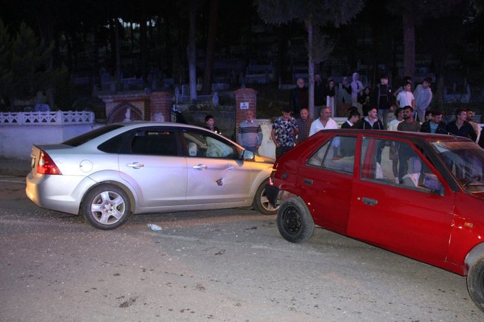 Tokat'ta 2 otomobil çarpıştı: 5 yaralı -5