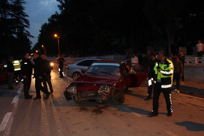 Tokat'ta 2 otomobil çarpıştı: 5 yaralı -7