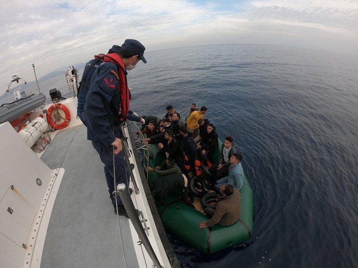 Kuşadası açıklarında 75 kaçak göçmen kurtarıldı -3