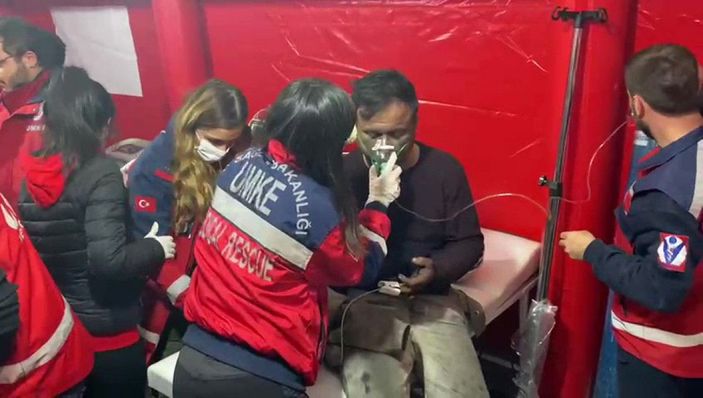 Maden ocağına ilk ulaşan sağlıkçılar, 'yaşatma' mücadelesini anlattı -9