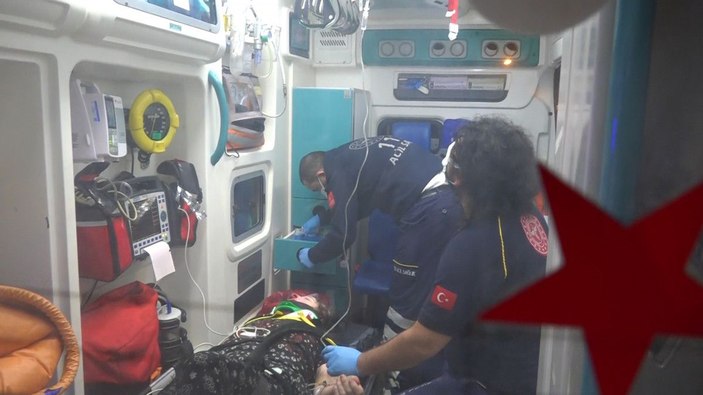 Oğluyla tartışırken terastan düştüğü iddia edilen anne, ağır yaralandı -1