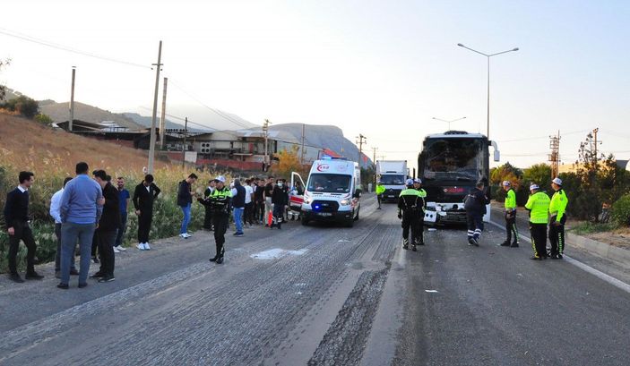 Manisa'da zincirleme kaza: 24 yaralı -9