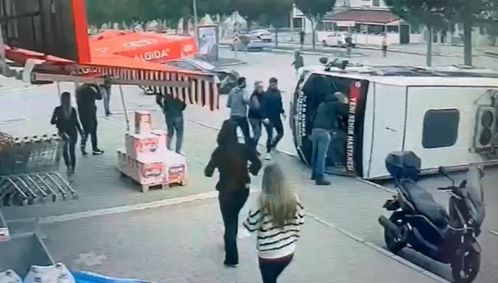 Balıkesir'de 9 kişinin yaralandığı kaza kamerada -1
