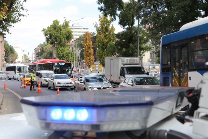 Yetkisiz çakar kullanan 5 bin 685 sürücüye ceza -1