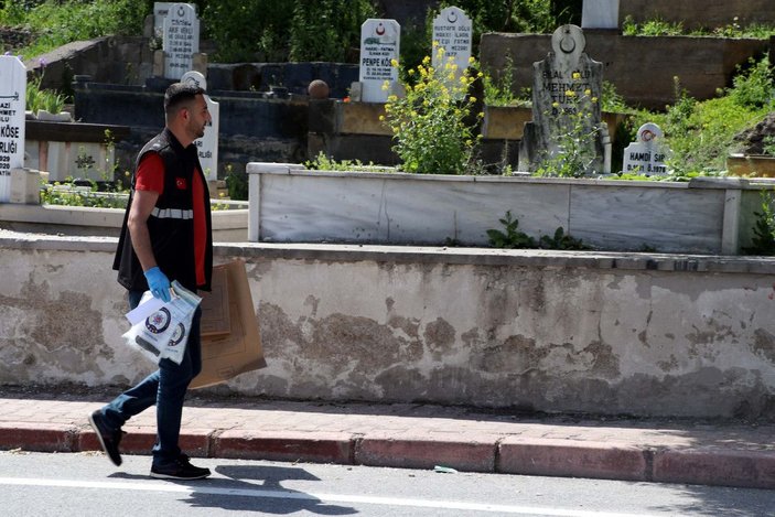 Mezarlıkta eski kız arkadaşını bıçaklayan sanık: Hareket halinde olunca bıçak boynuna denk geldi -5