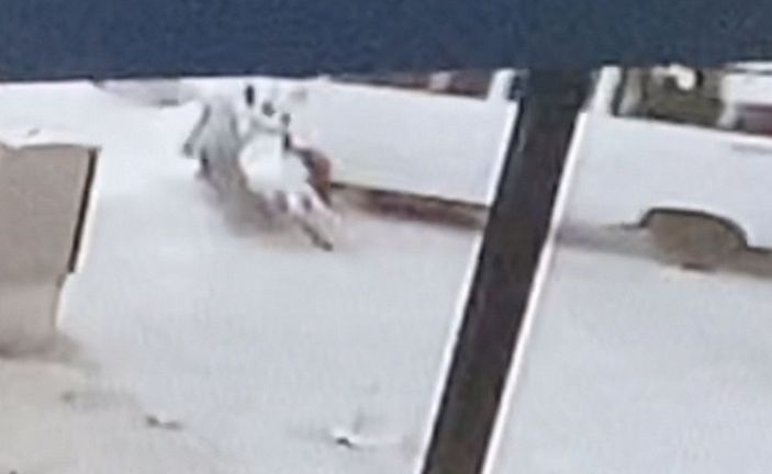 Minibüsle motosikletin çarpıştığı kaza kamerada -2