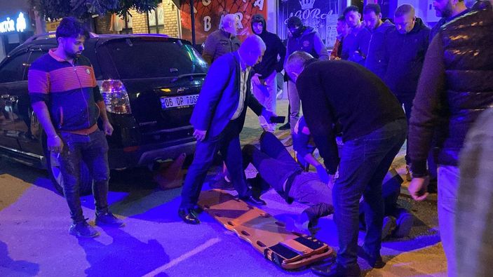 Minibüsle motosikletin çarpıştığı kaza kamerada -5