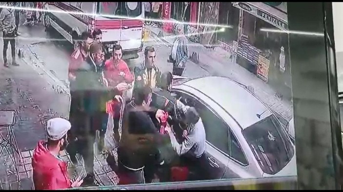 Sağlık çalışanlarıyla esnafın yol verme kavgası -9