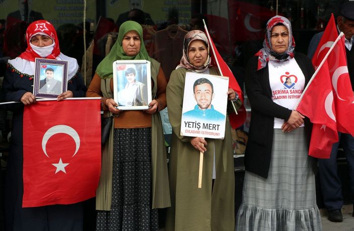 Van'da HDP önünde evlat eylemindeki anne: Oğlum, dön gel -5