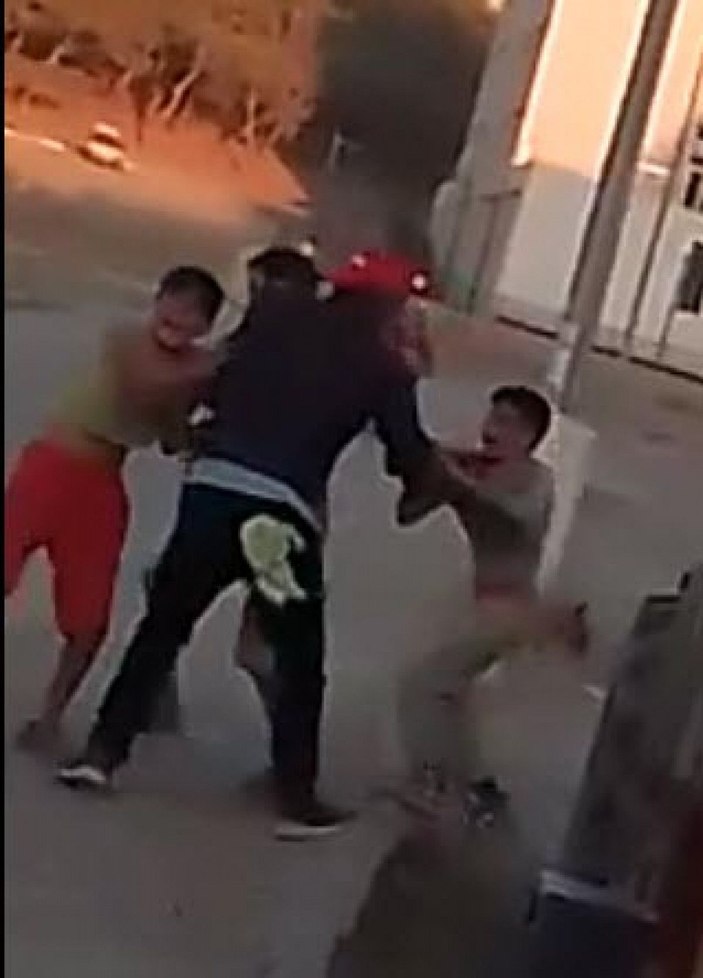 Hurdacı, 3 çocuğu darbetti; o anlar kamerada -5