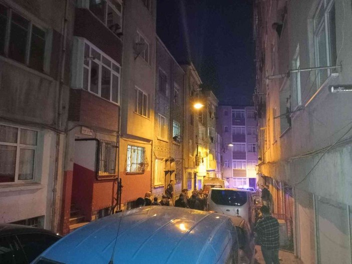 Beyoğlu’nda korkunç cinayet: Boğazını kesip bileziklerini çaldılar -1