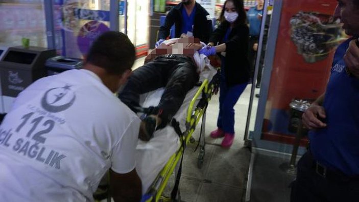 Bıçaklı saldırıda yaralanıp, akaryakıt istasyonun marketine sığınarak kurtuldu -5