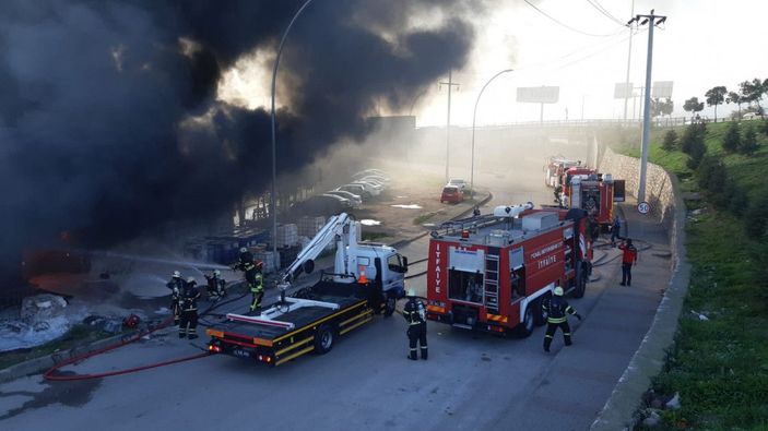 d Kocaeli'de plastik imalathanesinde yangın (1) -6