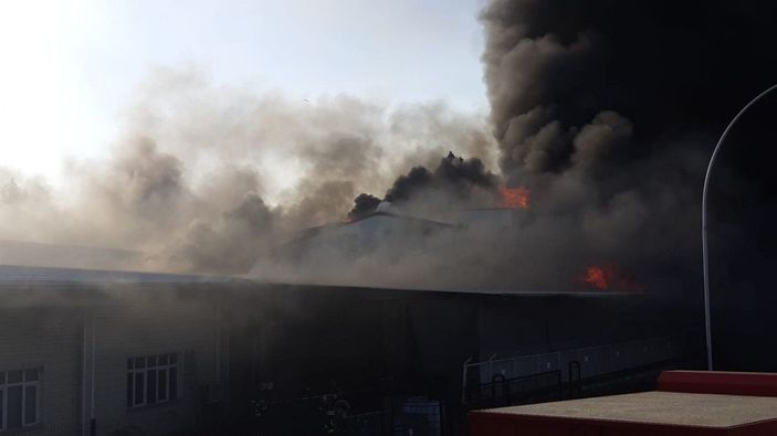 d Kocaeli'de plastik imalathanesinde yangın (1) -8