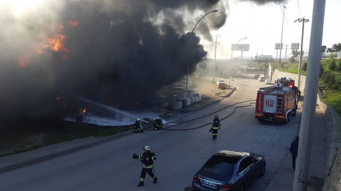 d Kocaeli'de plastik imalathanesinde yangın (1) -3