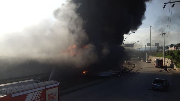 d Kocaeli'de plastik imalathanesinde yangın (1) -2