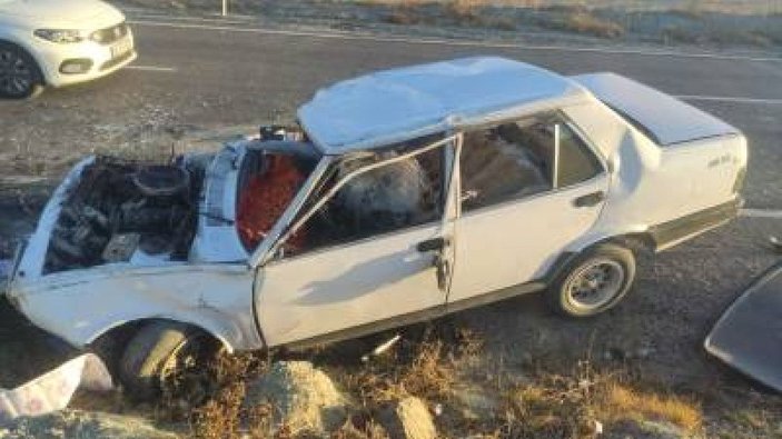 Ehliyetsiz ve alkollü sürücü otomobiliyle kayalara çarptı: 7 yaralı -2